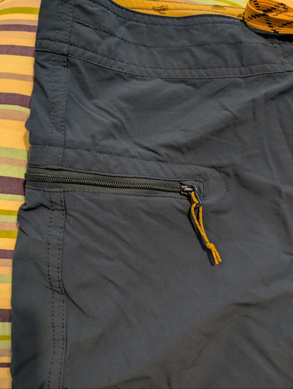 Patagonia Men's/Unisex Royal Blue w/ Gold Accents Swim Trunks- 33 - Picture 4 of 7